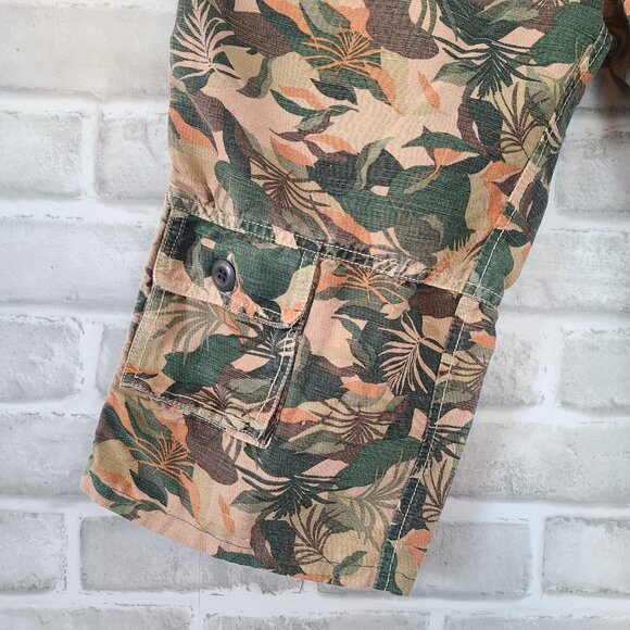 Sundance Cargo Linen Blend Pants Tropical Camo Bermuda Shorts Capri Resort Sz 2 - Picture 3 of 9